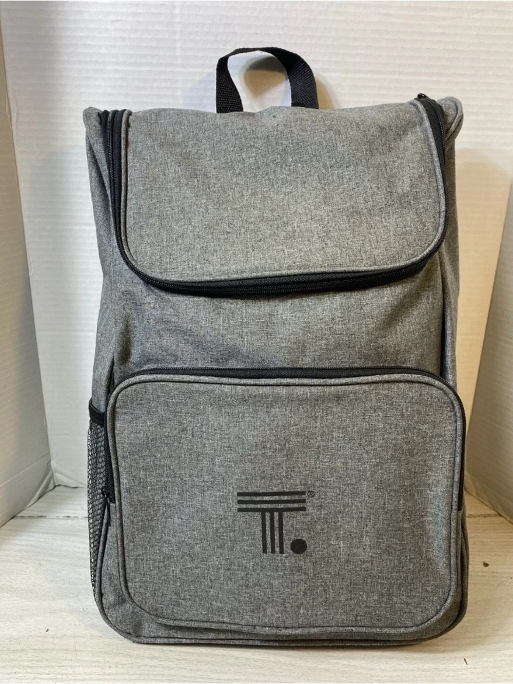 Thule Gray Laptop Backpack Travel Casual Bookbag School Daypack Business T Logo